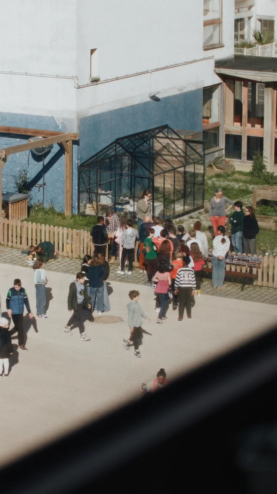 Still frame from L'ecole comestible, short film.
